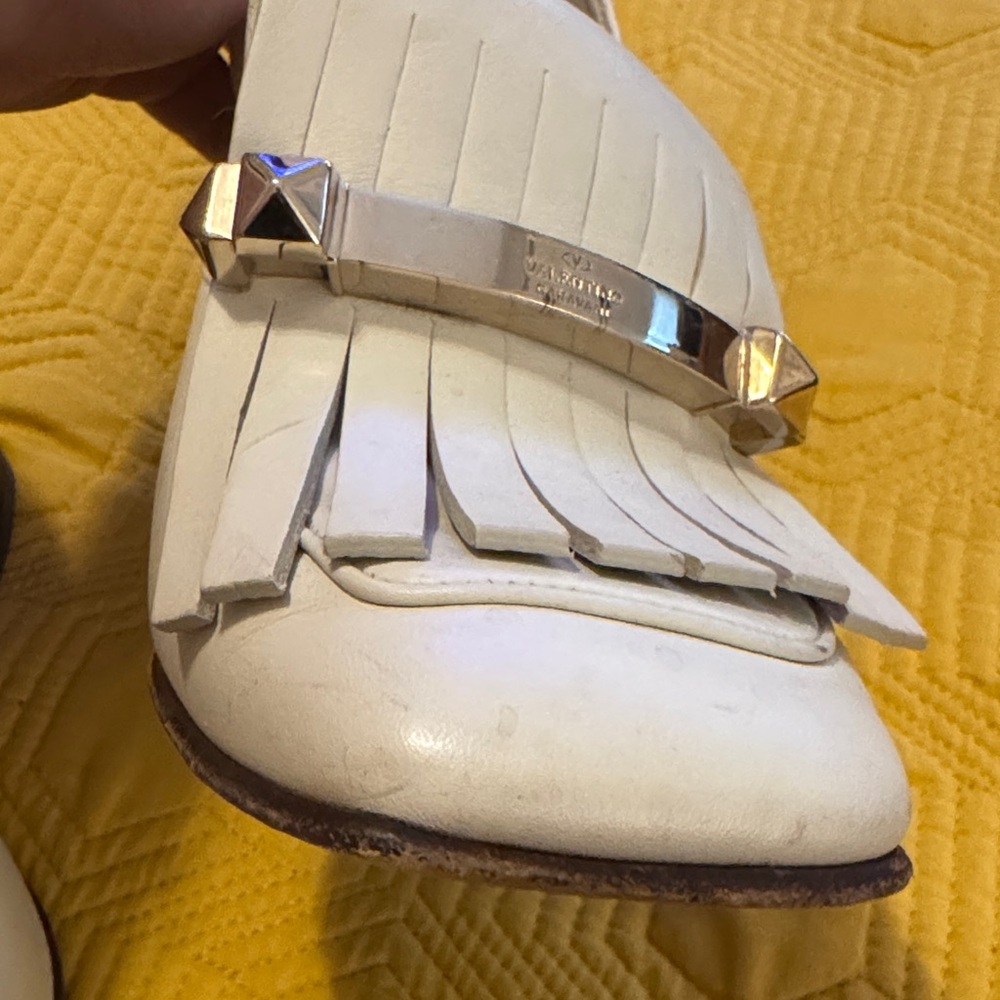 Valentino Garavani Uptown Ivory Fringe Loafer Pump Shoes Size 39.5 - Picture 4 of 16